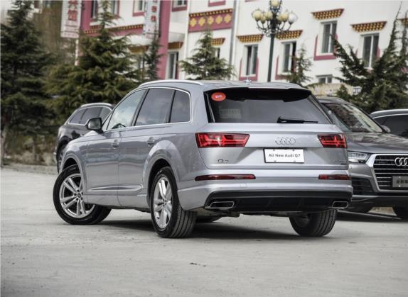 奥迪Q7 2016款 40 TFSI S line运动型 外观   斜后