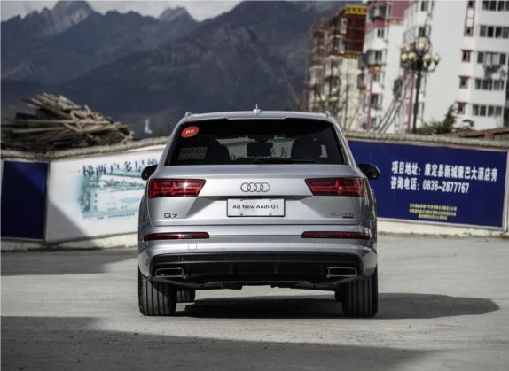 奥迪Q7 2016款 40 TFSI S line运动型 外观   正后