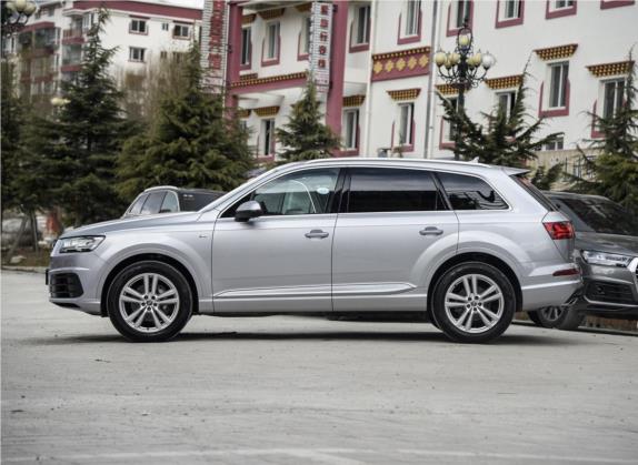 奥迪Q7 2016款 40 TFSI S line运动型 外观   正侧