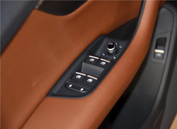 奥迪Q7 2016款 45 TFSI 技术型 车厢座椅   门窗控制