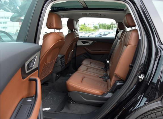 奥迪Q7 2018款 40 TFSI 舒适型 车厢座椅   后排空间