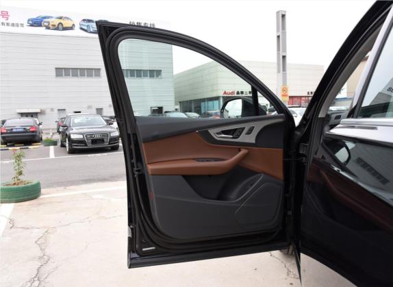 奥迪Q7 2018款 40 TFSI 舒适型 车厢座椅   前门板