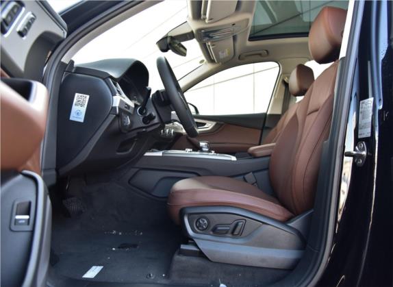 奥迪Q7 2018款 45 TFSI 技术型 车厢座椅   前排空间