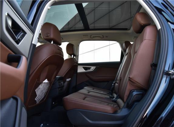 奥迪Q7 2018款 45 TFSI 技术型 车厢座椅   后排空间