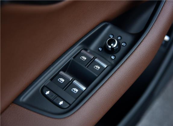 奥迪Q7 2018款 45 TFSI 技术型 车厢座椅   门窗控制