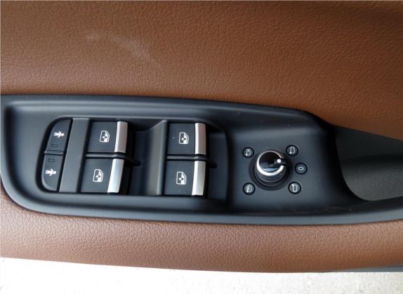 奥迪Q7 2018款 45 TFSI S line运动型 车厢座椅   门窗控制