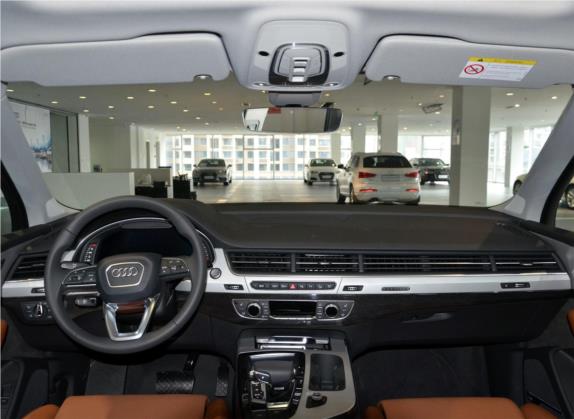 奥迪Q7 2018款 45 TFSI 尊贵型 中控类   中控全图