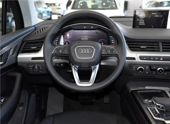 奥迪Q7 2019款 45 TFSI 舒适型 中控类   驾驶位