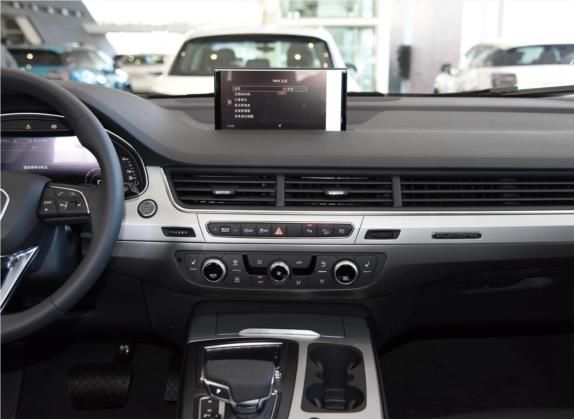 奥迪Q7 2019款 45 TFSI 舒适型 中控类   中控台