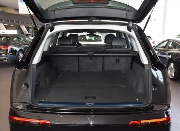 奥迪Q7 2019款 45 TFSI 舒适型 车厢座椅   后备厢