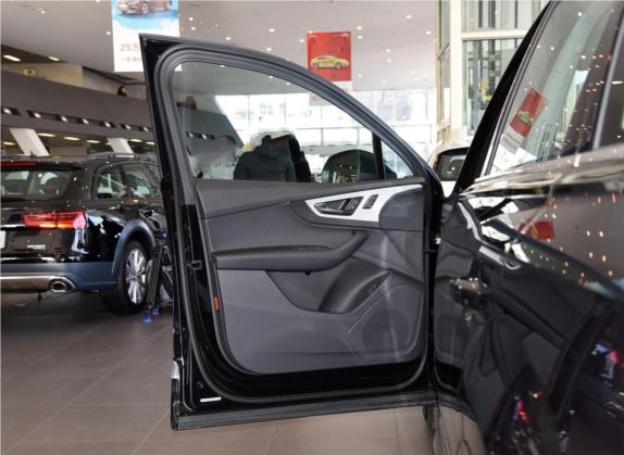奥迪Q7 2019款 45 TFSI 舒适型 车厢座椅   前门板
