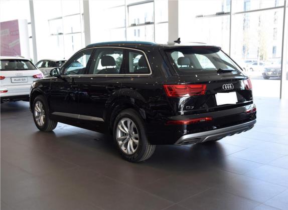 奥迪Q7 2019款 45 TFSI 舒适型 外观   斜后