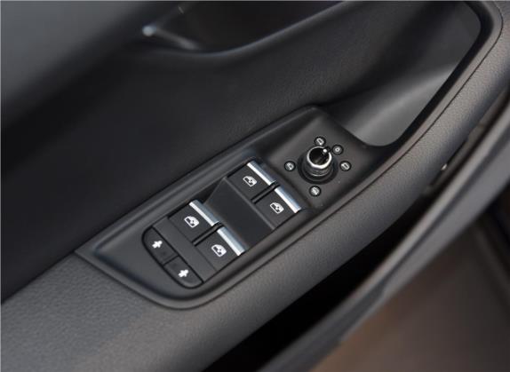奥迪Q7 2019款 45 TFSI 舒适型 车厢座椅   门窗控制