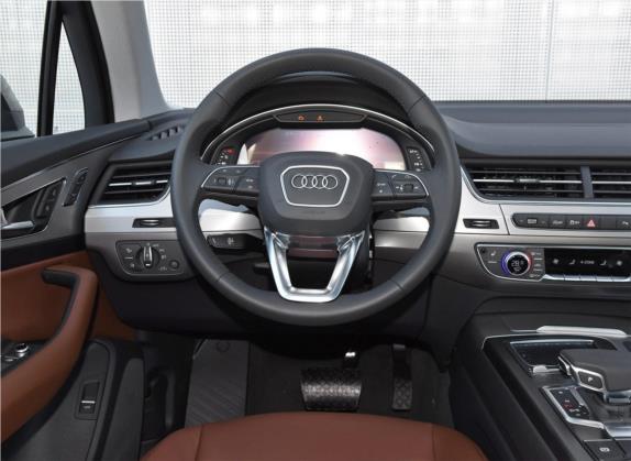 奥迪Q7 2019款 45 TFSI S line运动型 中控类   驾驶位