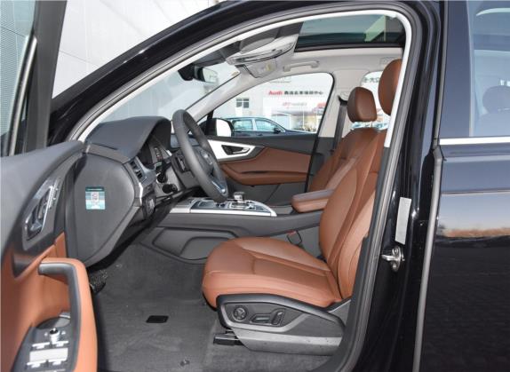 奥迪Q7 2019款 45 TFSI S line运动型 车厢座椅   前排空间