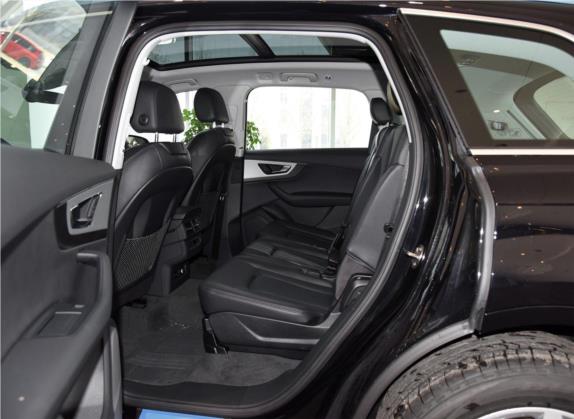 奥迪Q7 2019款 55 TFSI 技术型 车厢座椅   后排空间
