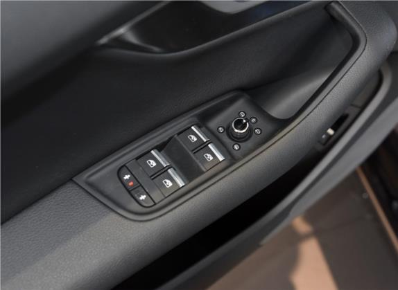 奥迪Q7 2019款 55 TFSI 技术型 车厢座椅   门窗控制