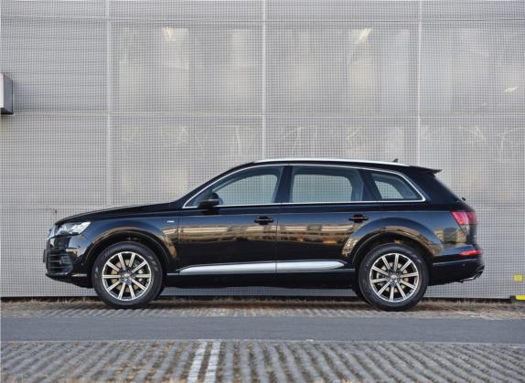 奥迪Q7 2019款 55 TFSI 尊贵型 外观   正侧
