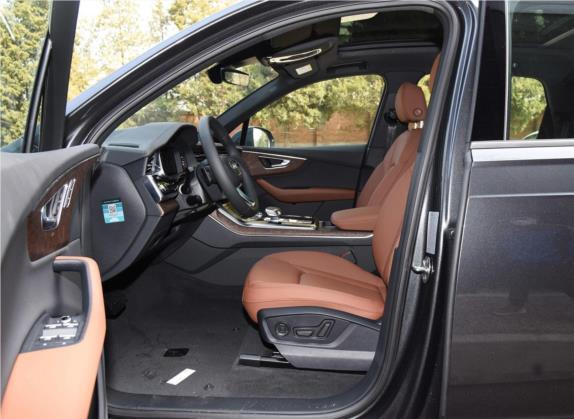 奥迪Q7 2020款 45 TFSI quattro 致享专享版 车厢座椅   前排空间
