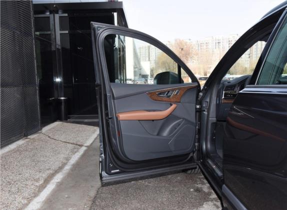 奥迪Q7 2020款 45 TFSI quattro 致享专享版 车厢座椅   前门板