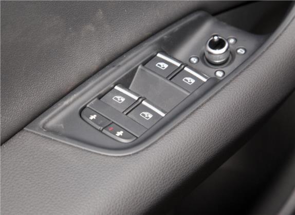 奥迪Q7 2020款 55 TFSI quattro 黑武士专享版 车厢座椅   门窗控制