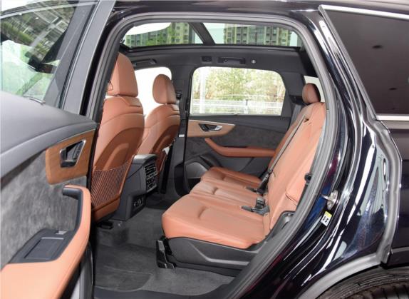 奥迪Q7 2020款 55 TFSI quattro 至尊专享版 车厢座椅   后排空间
