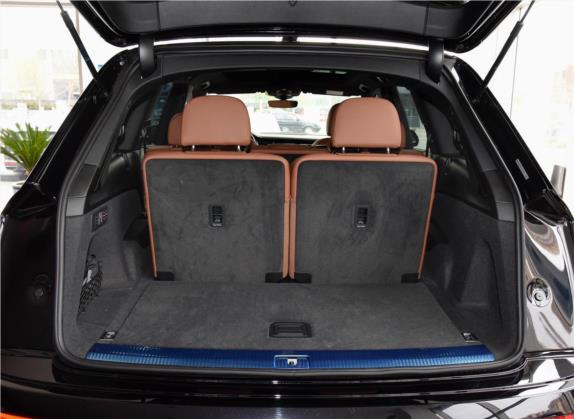 奥迪Q7 2020款 55 TFSI quattro 至尊专享版 车厢座椅   后备厢
