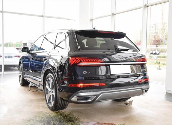 奥迪Q7 2020款 55 TFSI quattro 至尊专享版 外观   斜后