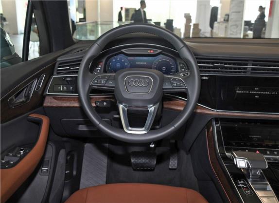 奥迪Q7 2020款 45 TFSI quattro S line运动限量版 中控类   驾驶位