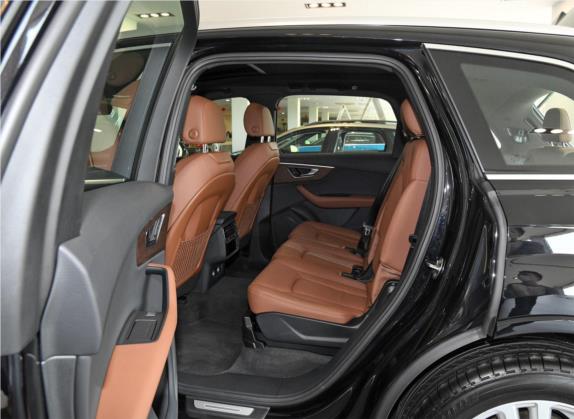 奥迪Q7 2020款 45 TFSI quattro S line运动限量版 车厢座椅   后排空间