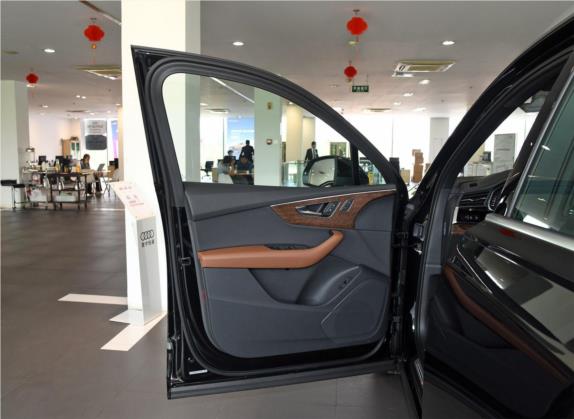 奥迪Q7 2020款 45 TFSI quattro S line运动限量版 车厢座椅   前门板