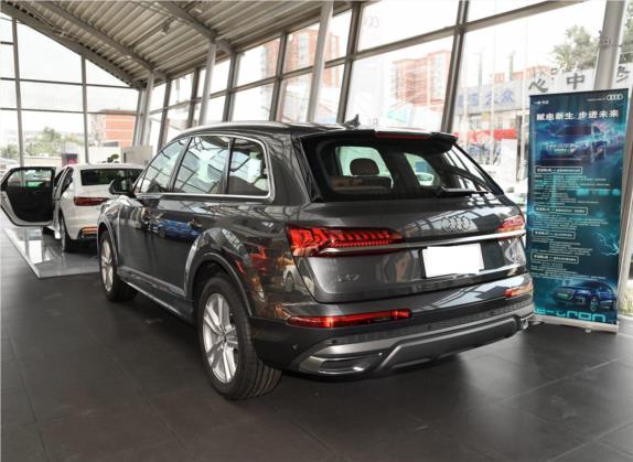 奥迪Q7 2020款 45 TFSI quattro S line运动限量版 外观   斜后