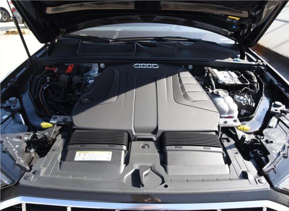 奥迪Q7 2021款 45 TFSI quattro S line运动型 其他细节类   发动机舱