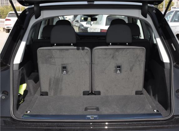 奥迪Q7 2021款 45 TFSI quattro S line运动型 车厢座椅   后备厢