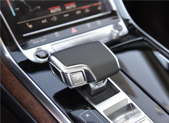 奥迪Q7 2021款 45 TFSI quattro S line运动型 中控类   挡把