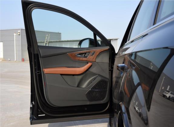 奥迪Q7 2021款 45 TFSI quattro S line豪华型 车厢座椅   前门板