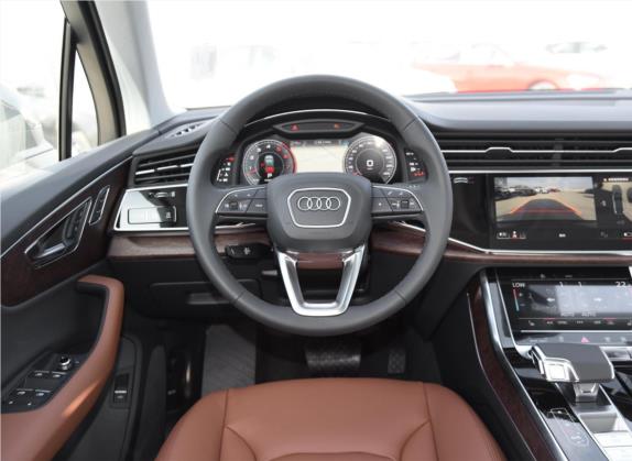 奥迪Q7 2021款 55 TFSI quattro S line运动型 中控类   驾驶位