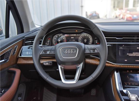 奥迪Q7 2021款 55 TFSI quattro S line尊贵型 中控类   驾驶位