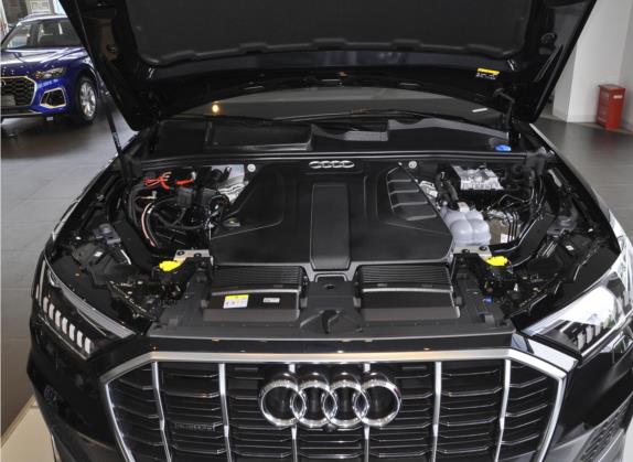 奥迪Q7 2022款 45 TFSI quattro S line运动型 其他细节类   发动机舱