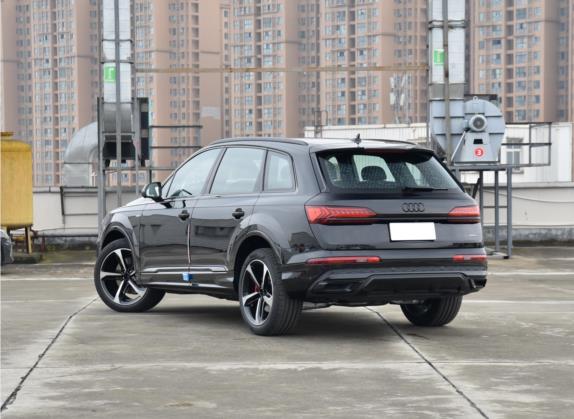 奥迪Q7 2022款 55 TFSI quattro S line冰雪运动版 外观   斜后