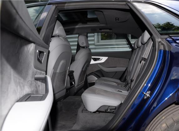 奥迪Q8 2019款 55 TFSI 尊享动感型 车厢座椅   后排空间