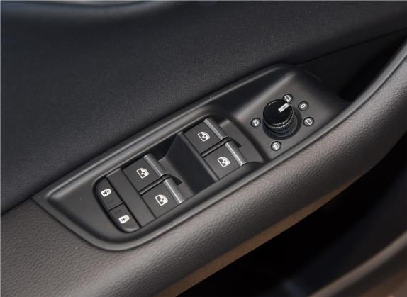 奥迪Q8 2019款 45 TFSI 豪华致雅型 车厢座椅   门窗控制