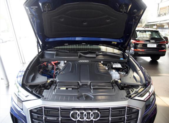 奥迪Q8 2021款 45 TFSI 臻选动感型 其他细节类   发动机舱