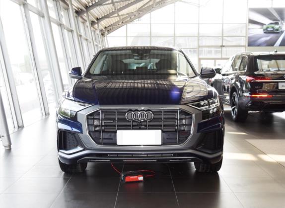 奥迪Q8 2021款 45 TFSI 臻选动感型 外观   正前
