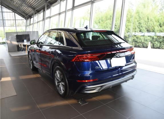 奥迪Q8 2021款 45 TFSI 臻选动感型 外观   斜后