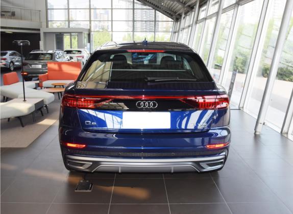 奥迪Q8 2021款 45 TFSI 臻选动感型 外观   正后