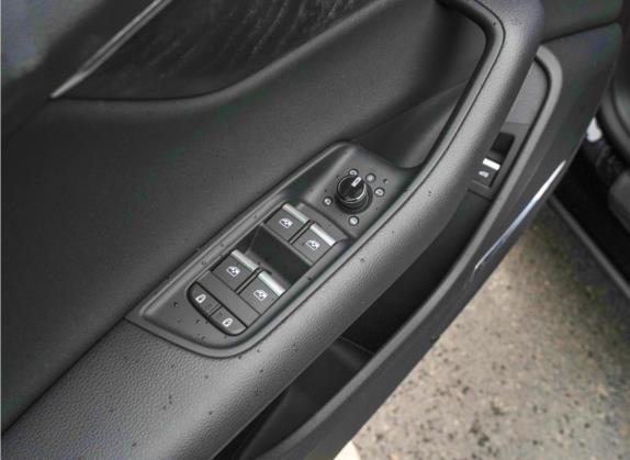 奥迪Q8 2021款 55 TFSI 豪华动感型 车厢座椅   门窗控制