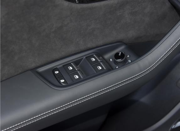 奥迪Q8 2021款 55 TFSI 尊享动感型 车厢座椅   门窗控制