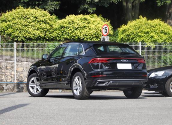 奥迪Q8 2022款 45 TFSI 豪华动感型 外观   斜后
