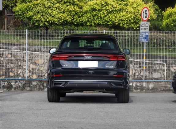 奥迪Q8 2022款 45 TFSI 豪华动感型 外观   正后